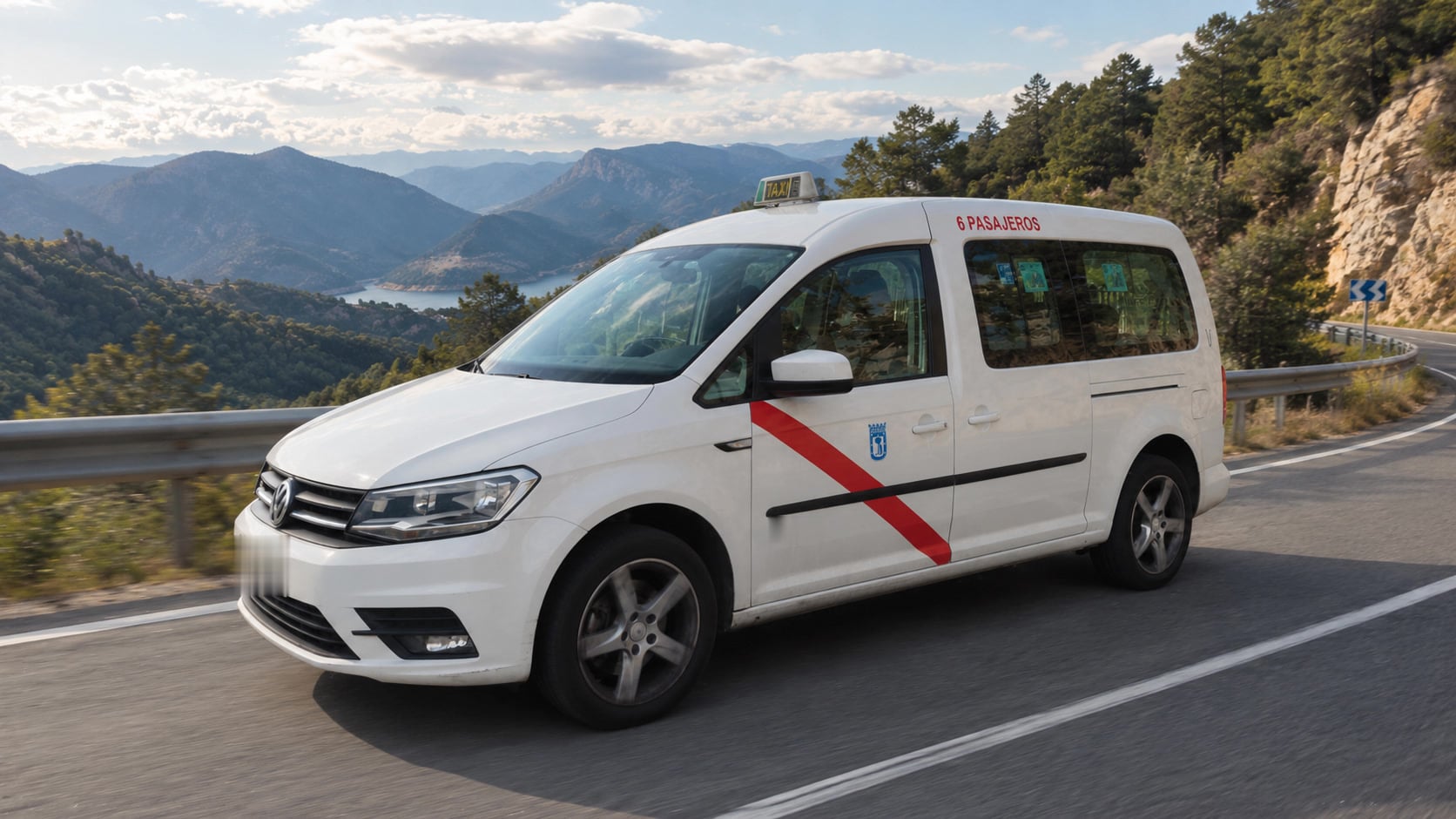 Taxi de 6 plazas Volkswagen Caddy en una carretera de montaña